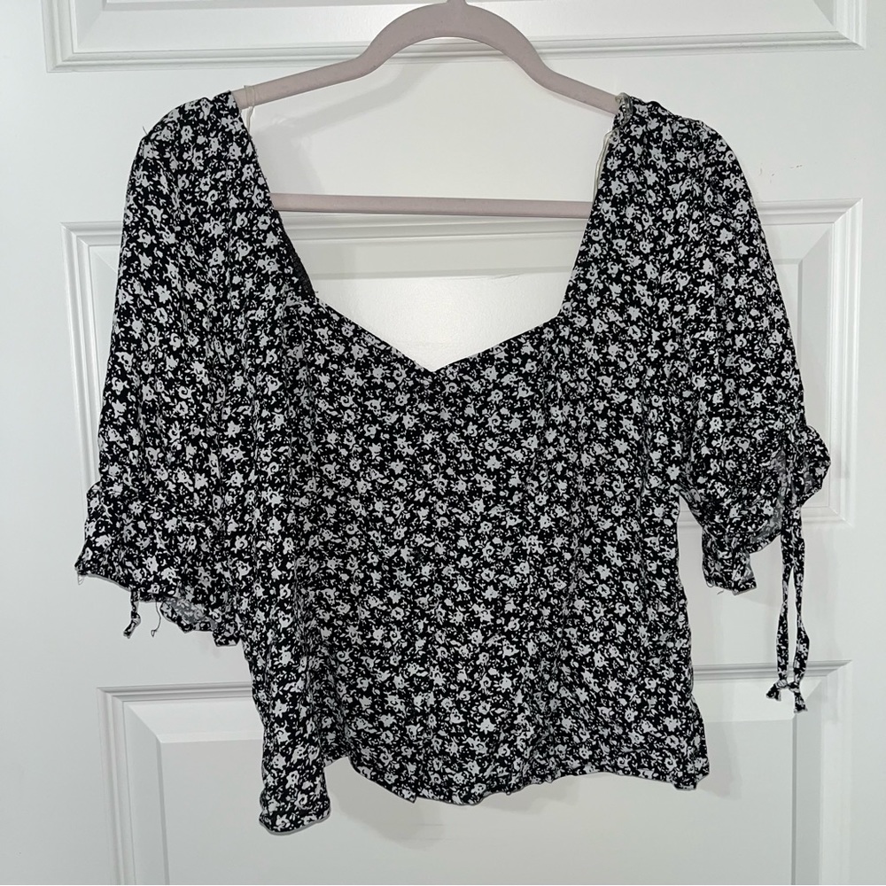 Francesca’s Trixxi Women Cropped Floral Print Blouse Top Shirt XL New